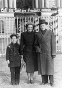 Fritz mit Eltern 1950